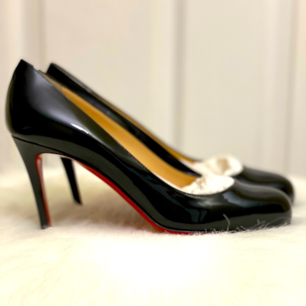 NEW Christian Louboutin Simple Pump Size 35.5